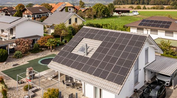 Solaranlage mit Stromspeicher für ein Einfamilienhaus in Wangenried.