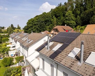 Solaranlage und Stromspeicher für Einfamilienhaus in Boll.